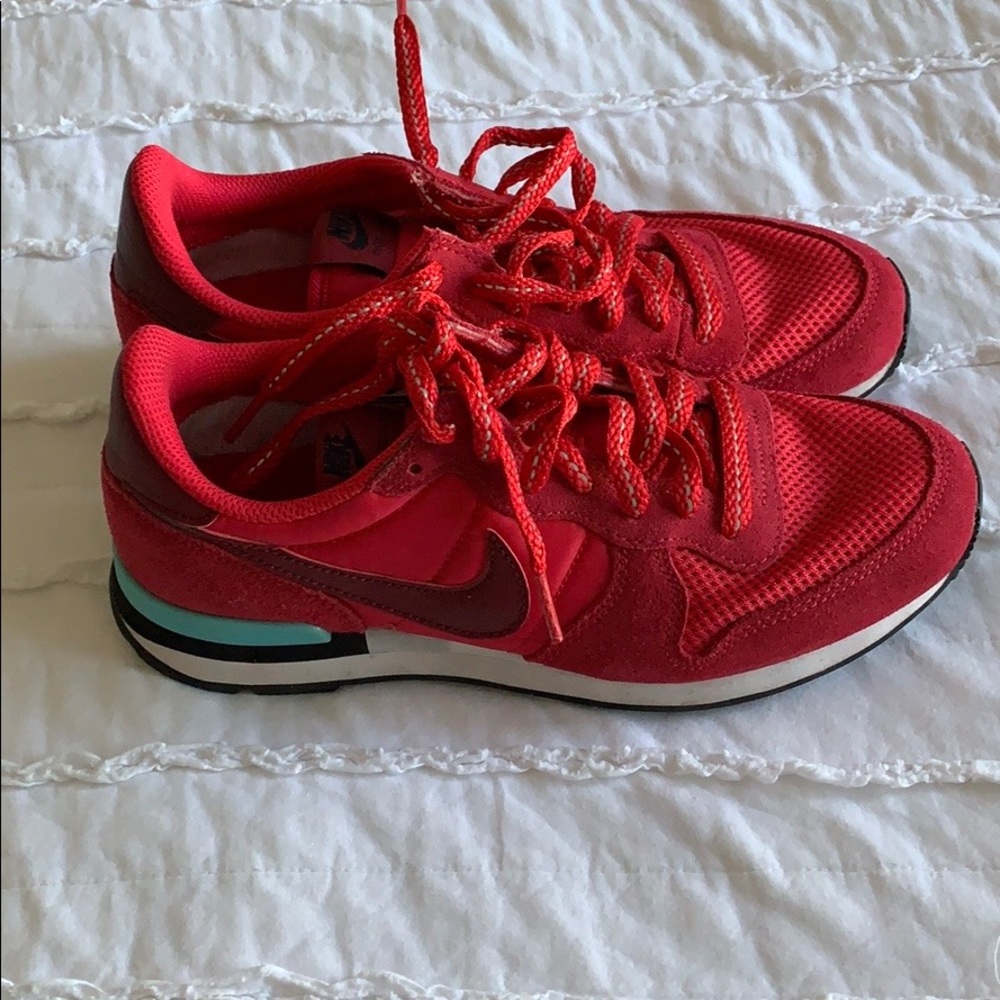 Women’s Nike Internationalist